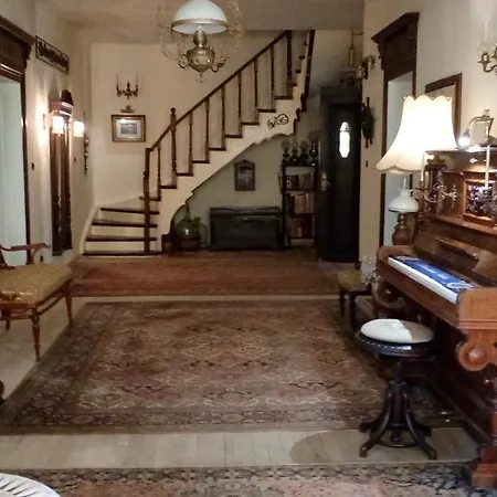 בית הארחה Retro - 19th Century 3*