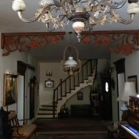 בית הארחה Retro - 19th Century 3*