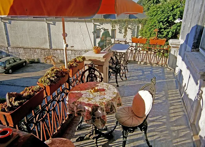 Gerry Guest house 3*